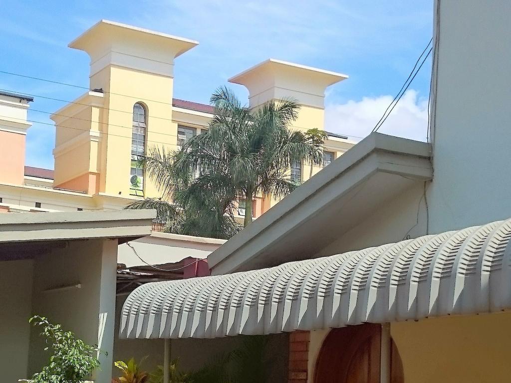 Hotel Acacia City Кампала Екстер'єр фото