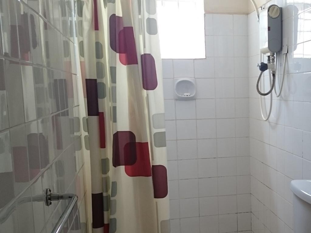 Hotel Acacia City Кампала Номер фото